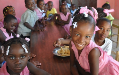 Offrez une année d’école à dix enfants