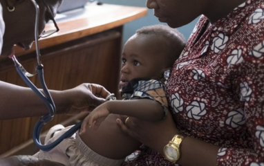 Offrez l’accès aux soins médicaux pendant un mois à 30 enfants